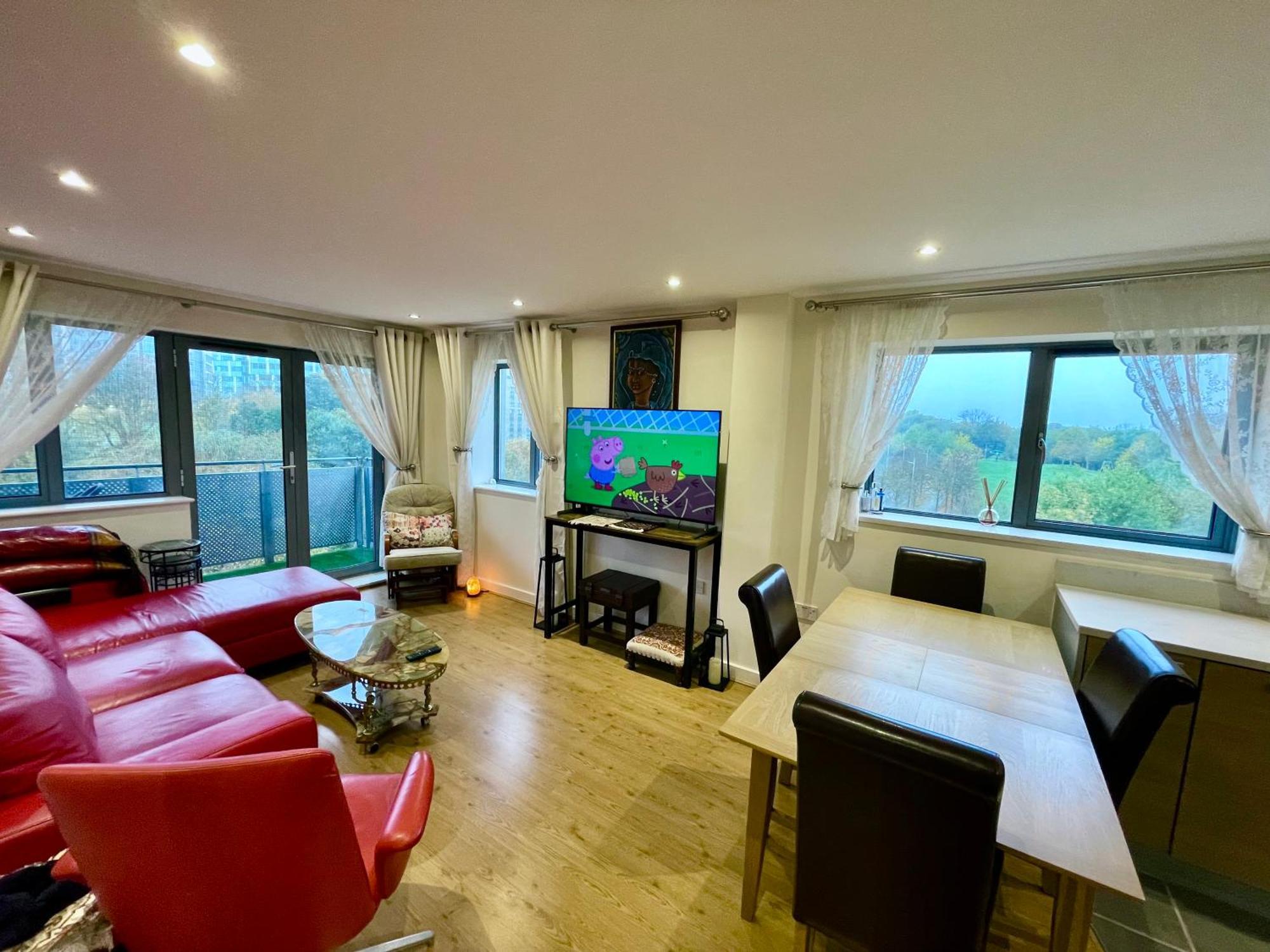 Luxury 2 Bedroom Apartment- Lake View - Free Parking - Wembley Stadium 5Km London Ngoại thất bức ảnh